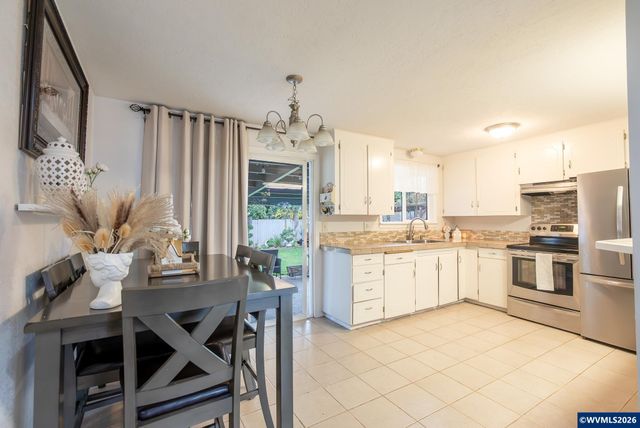 2440 Vallejo St NE, Salem, OR 97301