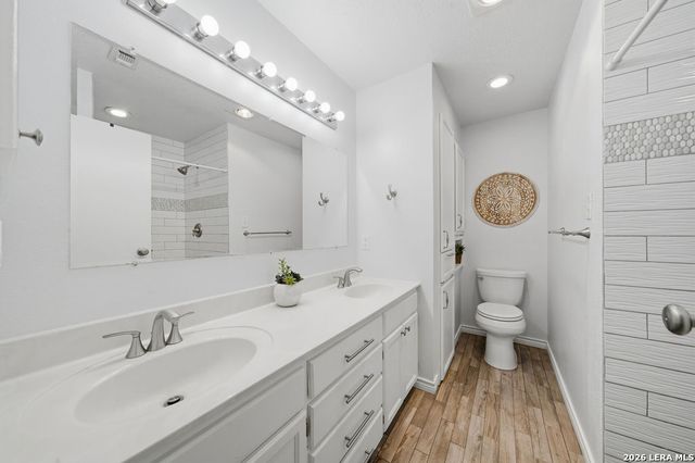 103 Oaklawn, Floresville, TX 78114