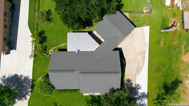 103 Oaklawn, Floresville, TX 78114