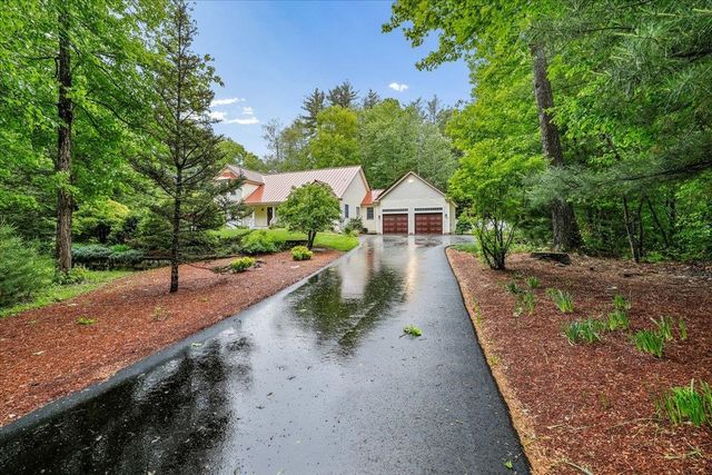 6 Acacia Street, Merrimack, NH 03054