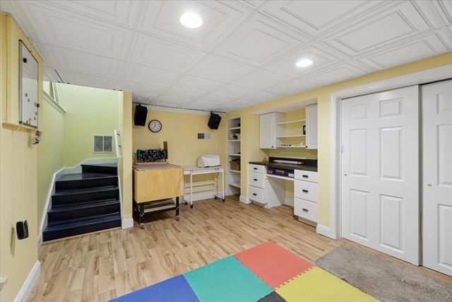 6 Acacia Street, Merrimack, NH 03054