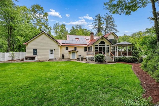 6 Acacia Street, Merrimack, NH 03054
