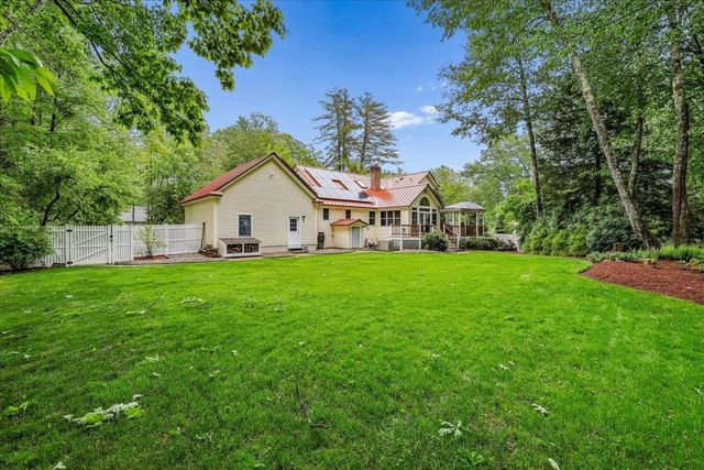 6 Acacia Street, Merrimack, NH 03054