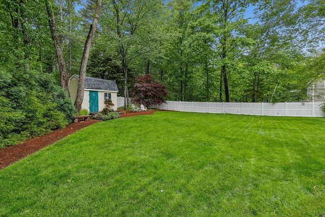 6 Acacia Street, Merrimack, NH 03054