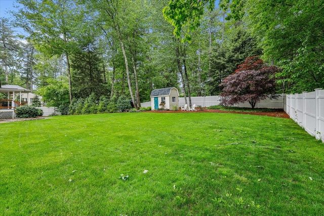 6 Acacia Street, Merrimack, NH 03054