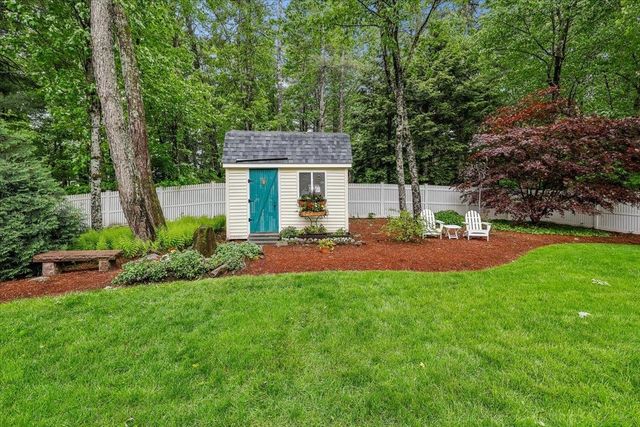 6 Acacia Street, Merrimack, NH 03054