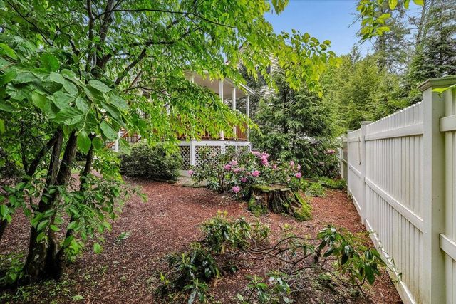 6 Acacia Street, Merrimack, NH 03054