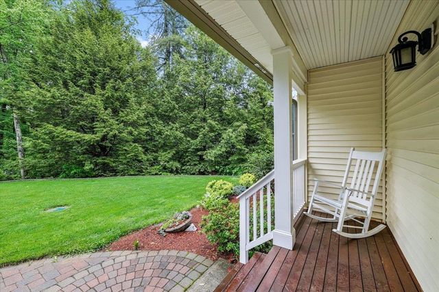 6 Acacia Street, Merrimack, NH 03054