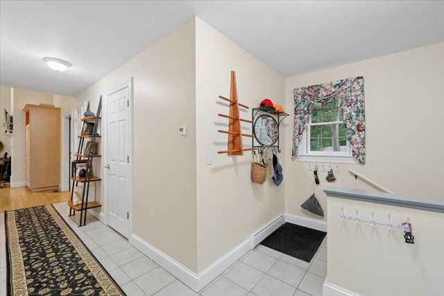 6 Acacia Street, Merrimack, NH 03054