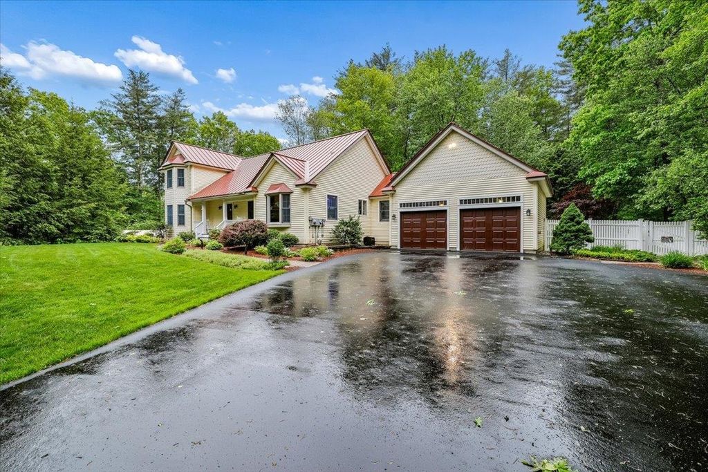 6 Acacia Street, Merrimack, NH 03054
