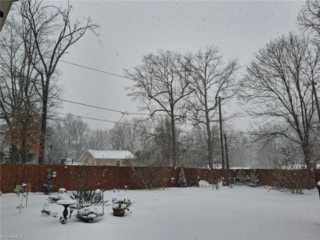 411 W Montcastle Drive, Greensboro, NC 27406