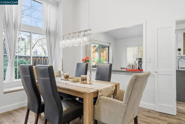 300 Bonaire Ct, Danville, CA 94506