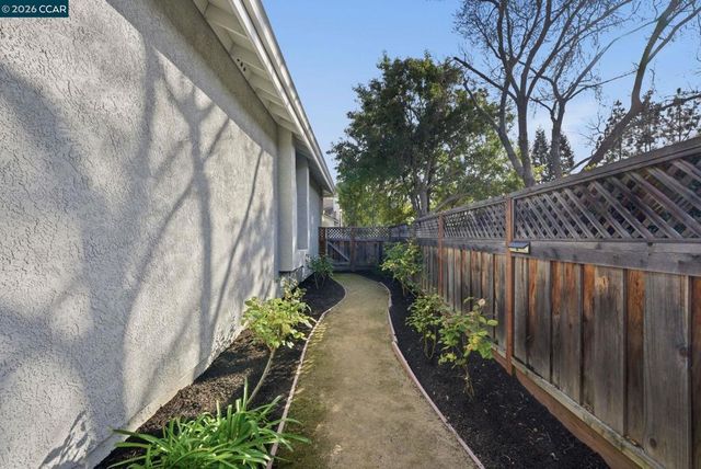 300 Bonaire Ct, Danville, CA 94506