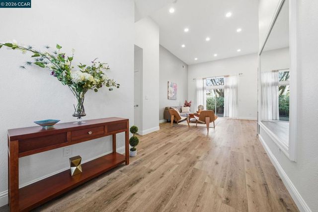 300 Bonaire Ct, Danville, CA 94506