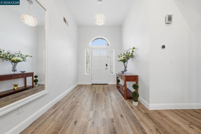 300 Bonaire Ct, Danville, CA 94506