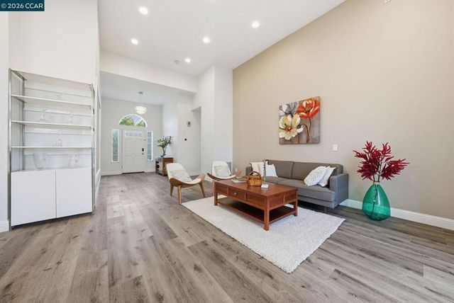 300 Bonaire Ct, Danville, CA 94506