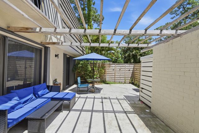 1519 15th Terrace, Palm Beach Gardens, FL 33418