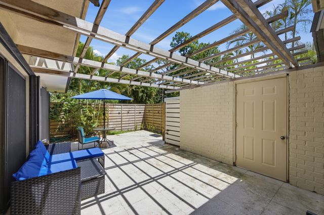 1519 15th Terrace, Palm Beach Gardens, FL 33418