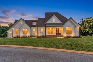 74 Summer Lake Ct, Winchester, TN 37398
