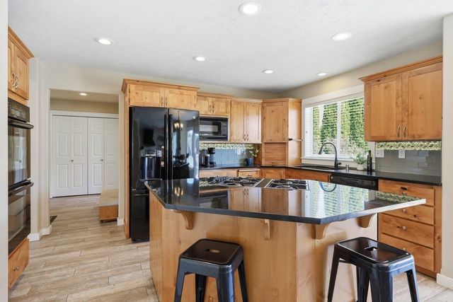 2221 S Steen Rd, Spokane Valley, WA 99037