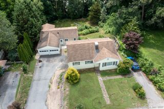 32 Cedar Lane, Montville, CT 06382