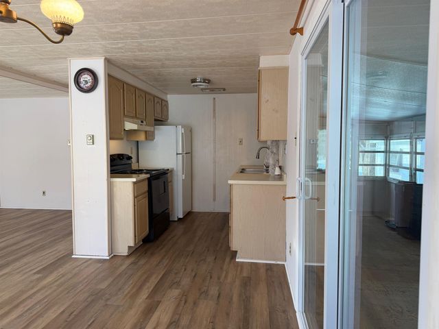 22 Fairfield Drive, Concord, NH 03301