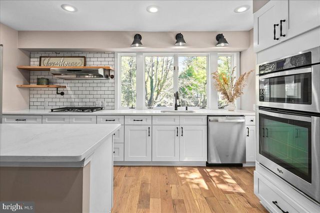 7321 WOLF RUN SHOALS RD, Fairfax Station, VA 22039