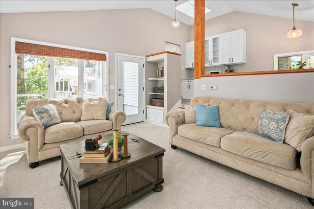 7321 WOLF RUN SHOALS RD, Fairfax Station, VA 22039