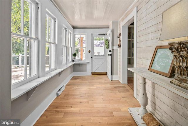 7321 WOLF RUN SHOALS RD, Fairfax Station, VA 22039