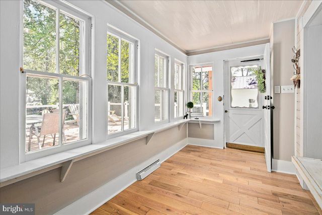 7321 WOLF RUN SHOALS RD, Fairfax Station, VA 22039