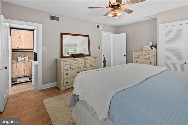 7321 WOLF RUN SHOALS RD, Fairfax Station, VA 22039
