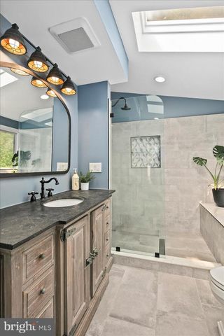 7321 WOLF RUN SHOALS RD, Fairfax Station, VA 22039
