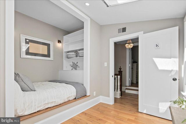 7321 WOLF RUN SHOALS RD, Fairfax Station, VA 22039
