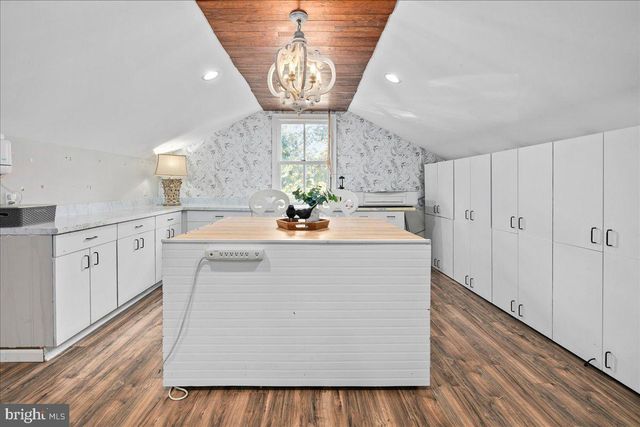 7321 WOLF RUN SHOALS RD, Fairfax Station, VA 22039