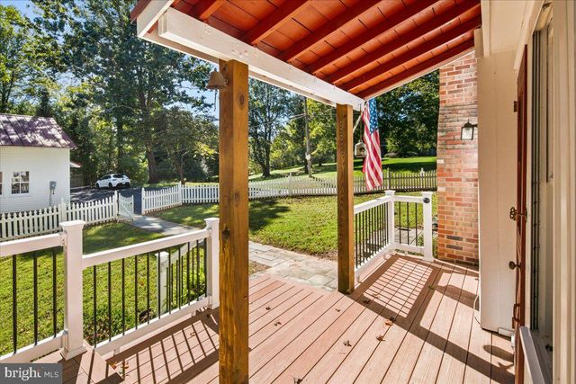 7321 WOLF RUN SHOALS RD, Fairfax Station, VA 22039