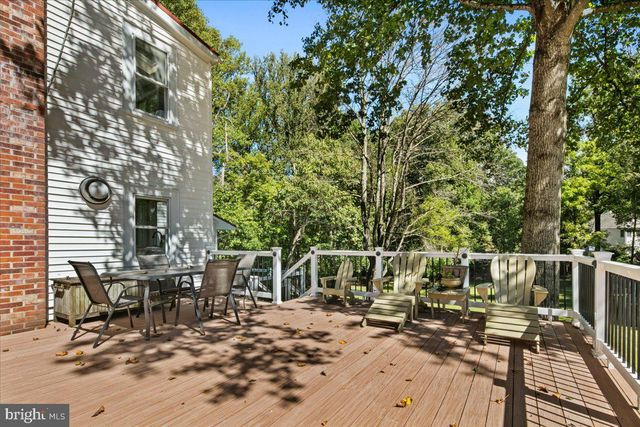 7321 WOLF RUN SHOALS RD, Fairfax Station, VA 22039