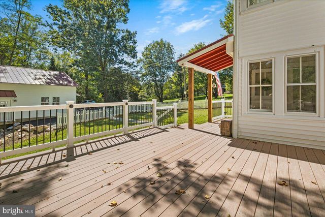 7321 WOLF RUN SHOALS RD, Fairfax Station, VA 22039