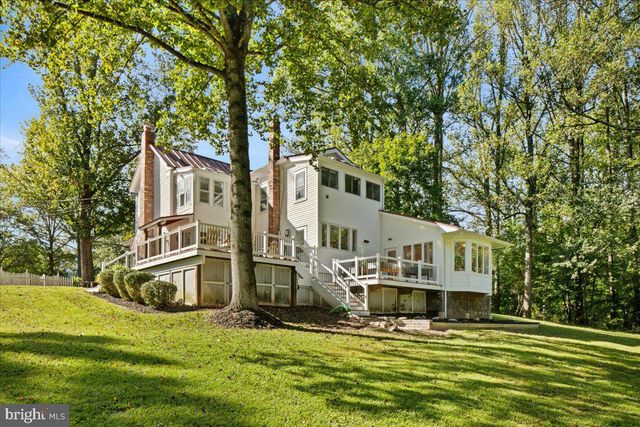 7321 WOLF RUN SHOALS RD, Fairfax Station, VA 22039
