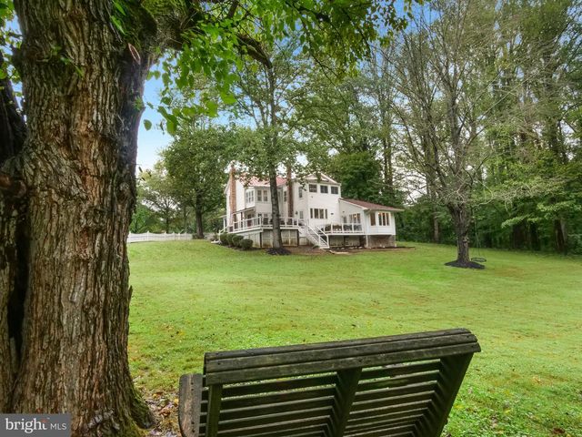 7321 WOLF RUN SHOALS RD, Fairfax Station, VA 22039