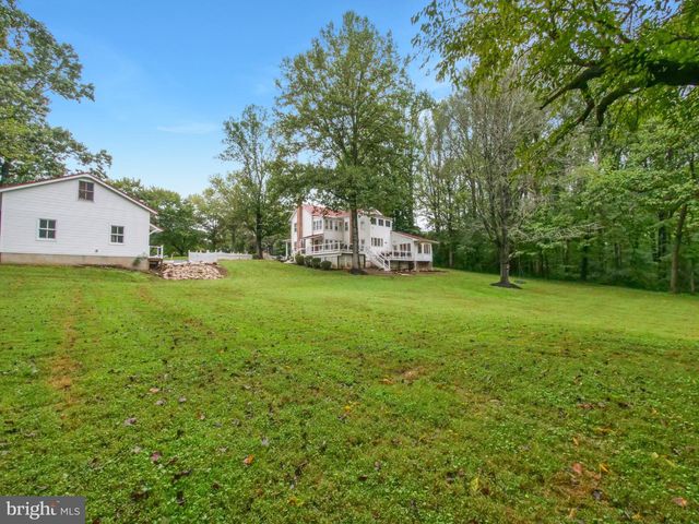 7321 WOLF RUN SHOALS RD, Fairfax Station, VA 22039