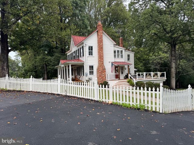 7321 WOLF RUN SHOALS RD, Fairfax Station, VA 22039