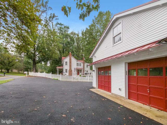 7321 WOLF RUN SHOALS RD, Fairfax Station, VA 22039