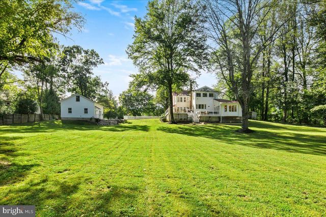 7321 WOLF RUN SHOALS RD, Fairfax Station, VA 22039