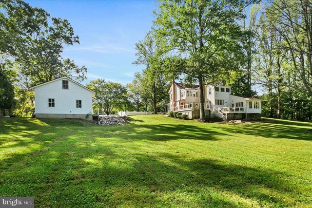 7321 WOLF RUN SHOALS RD, Fairfax Station, VA 22039