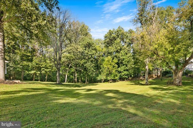 7321 WOLF RUN SHOALS RD, Fairfax Station, VA 22039
