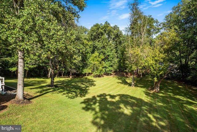 7321 WOLF RUN SHOALS RD, Fairfax Station, VA 22039