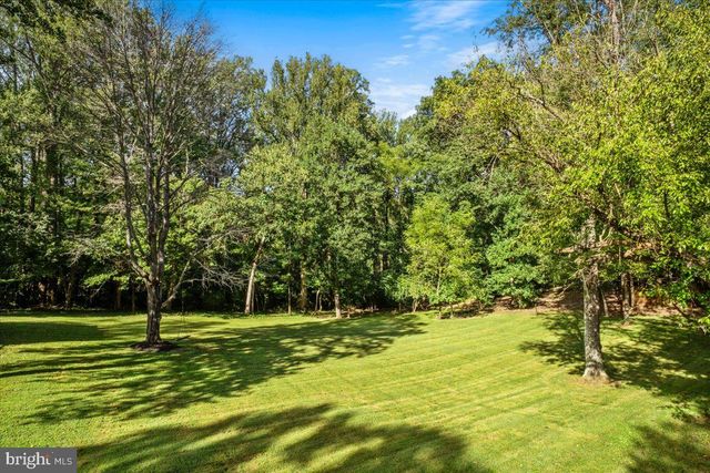 7321 WOLF RUN SHOALS RD, Fairfax Station, VA 22039