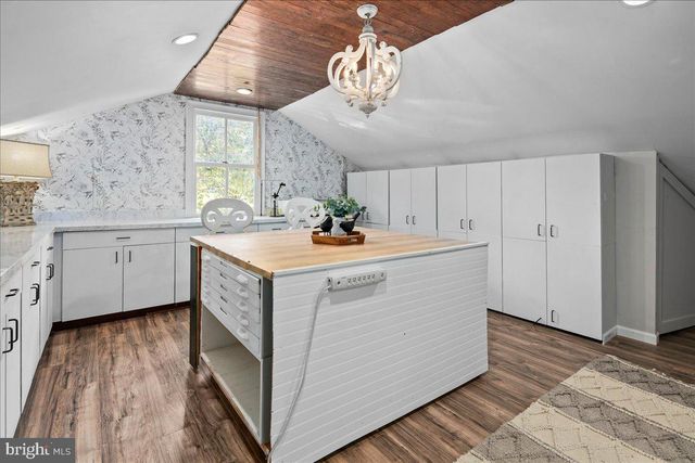 7321 WOLF RUN SHOALS RD, Fairfax Station, VA 22039
