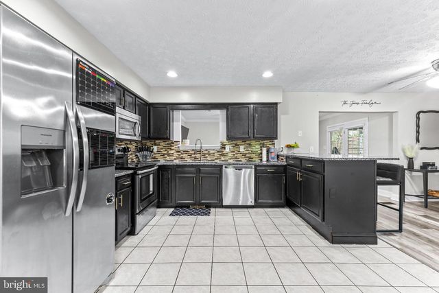 902 LAUREN WAY, Baltimore, MD 21226