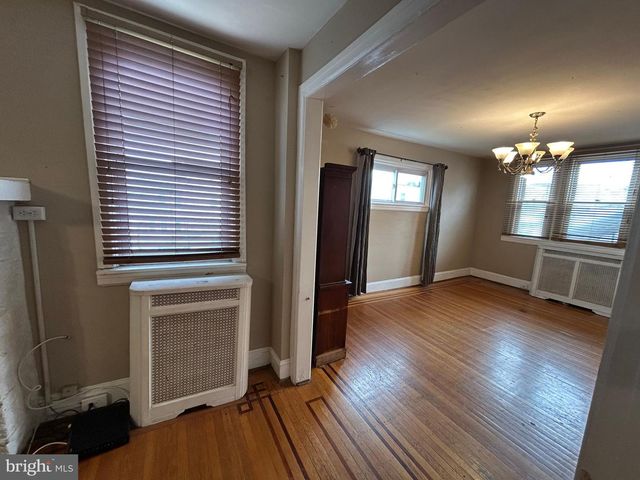 7502 PARKVIEW RD, Upper Darby, PA 19082